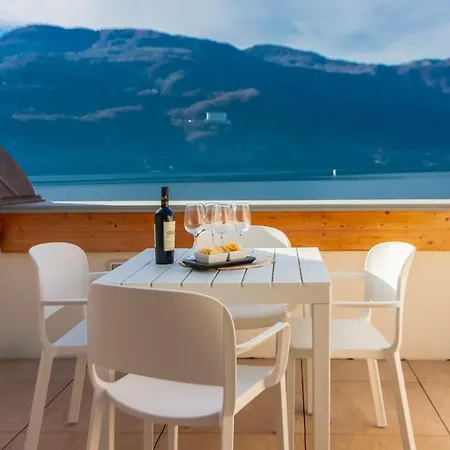 Easy Welcome Aglaia Luxury Lake View