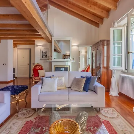 Apartment Easy Welcome Aglaia Luxury Lake View