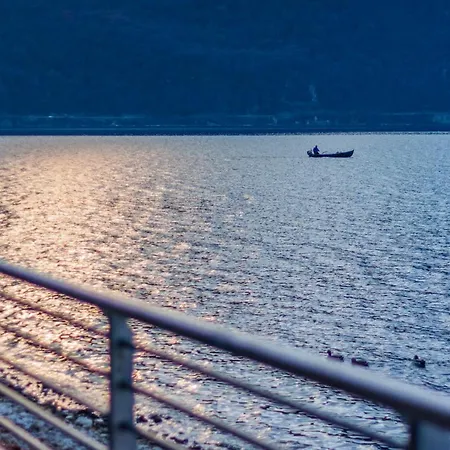 Easy Welcome Aglaia Luxury Lake View * Abbadia Lariana