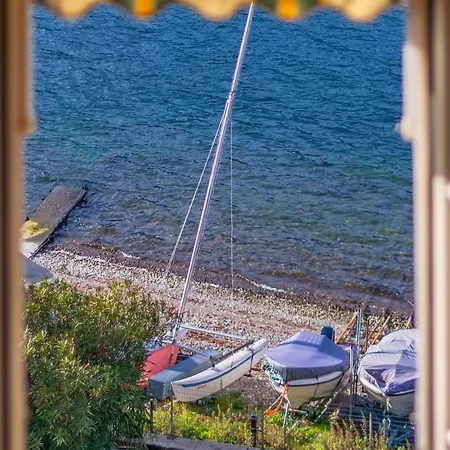 Easy Welcome Aglaia Luxury Lake View