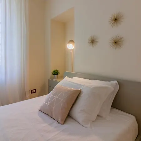 Easy Welcome Aglaia Luxury Lake View Apartment